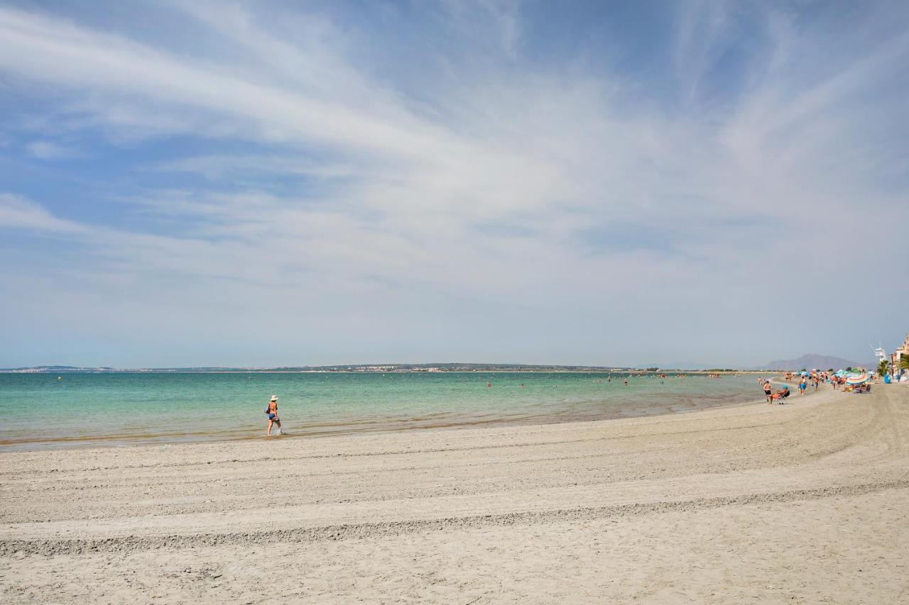✩Direct Beach Location ✩ Familyfriendly ✩ Netflix ซานตาโปลา ภายนอก รูปภาพ